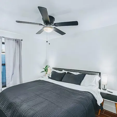 Phoenix Retreat - 2 Bedroom Home With King-Size Bed - 3 Smart Tvs - 10 Min From Airp - Unit A Esterno foto